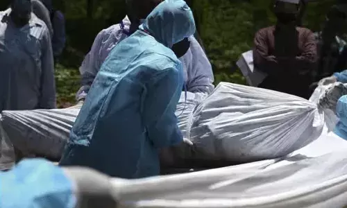 ఆకస్మిక మరణాల వెనుక కోవిడ్ వ్యాక్సిన్.. ఎయిమ్స్ డాక్టర్ల అధ్యయనాలు ఏం చెబుతున్నాయి.. ఆకస్మిక మరణాల వెనుక కోవిడ్ వ్యాక్సిన్.. ఎయిమ్స్ డాక్టర్ల అధ్యయనాలు ఏం చెబుతున్నాయి..