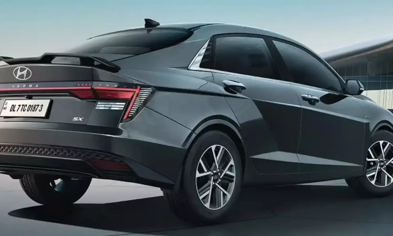 Hyundai Verna : హోండా సిటీకి గట్టి పోటీ.. కొత్త లుక్లో రాబోతున్న హ్యుందాయ్ వెర్నా. Hyundai Verna : హోండా సిటీకి గట్టి పోటీ.. కొత్త లుక్లో రాబోతున్న హ్యుందాయ్ వెర్నా.