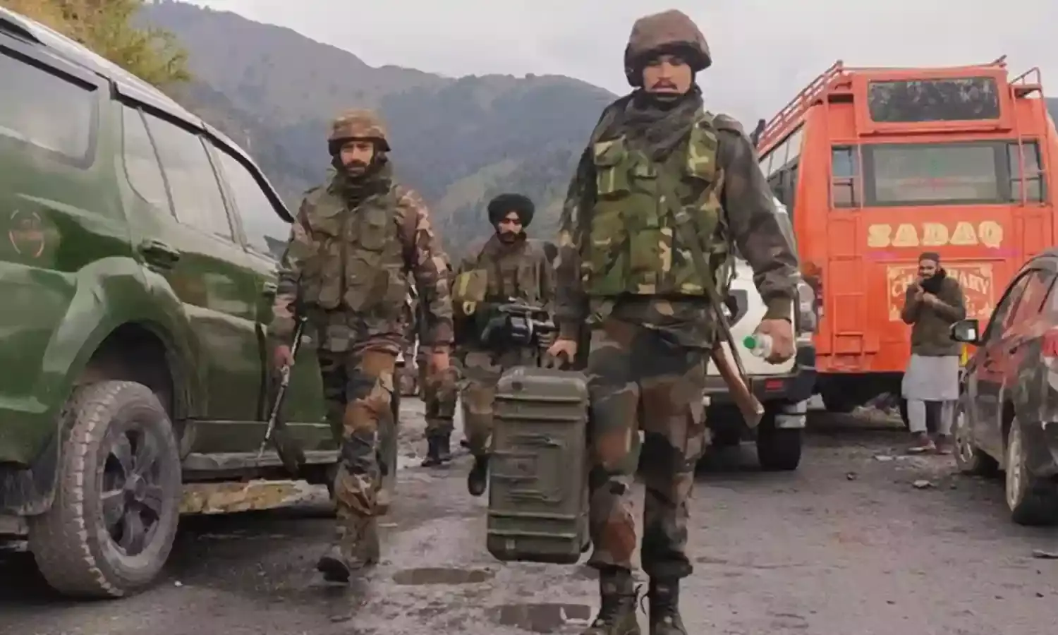 Jammu & Kashmir: ఉధంపూర్ లో ఎన్కౌంటర్.. విధి నిర్వహణలో ఉన్న పోలీస్ మృతి Jammu & Kashmir: ఉధంపూర్ లో ఎన్కౌంటర్.. విధి నిర్వహణలో ఉన్న పోలీస్ మృతి