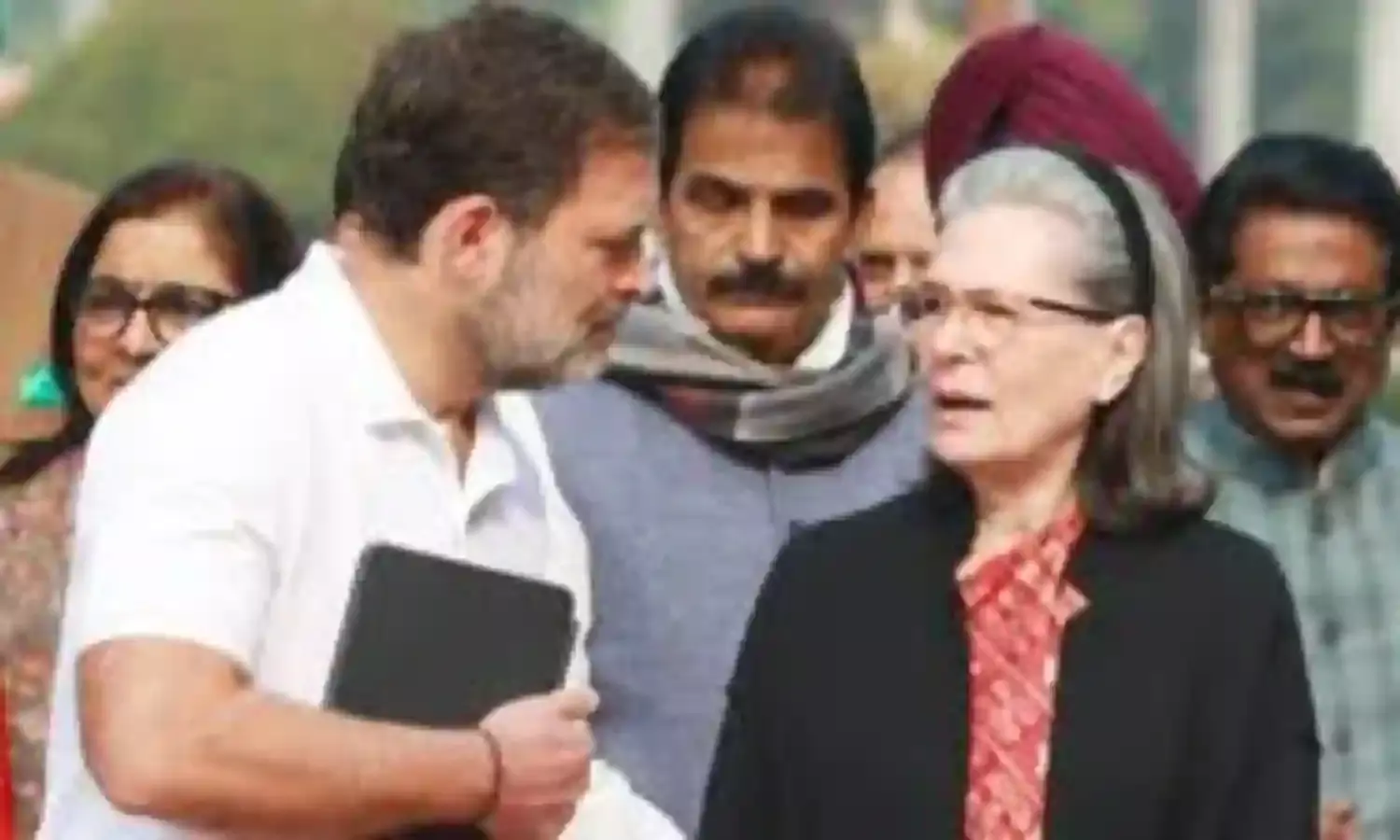 National Herald case: నేషనల్ హెరాల్డ్ కేసులో సోనియా, రాహుల్గాంధీకి ఊరట National Herald case: నేషనల్ హెరాల్డ్ కేసులో సోనియా, రాహుల్గాంధీకి ఊరట