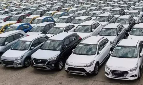 Car Exports : మేడ్-ఇన్-ఇండియా కార్ల హవా..ఎగుమతిలో కొత్త రికార్డుకు సిద్ధం. Car Exports : మేడ్-ఇన్-ఇండియా కార్ల హవా..ఎగుమతిలో కొత్త రికార్డుకు సిద్ధం.