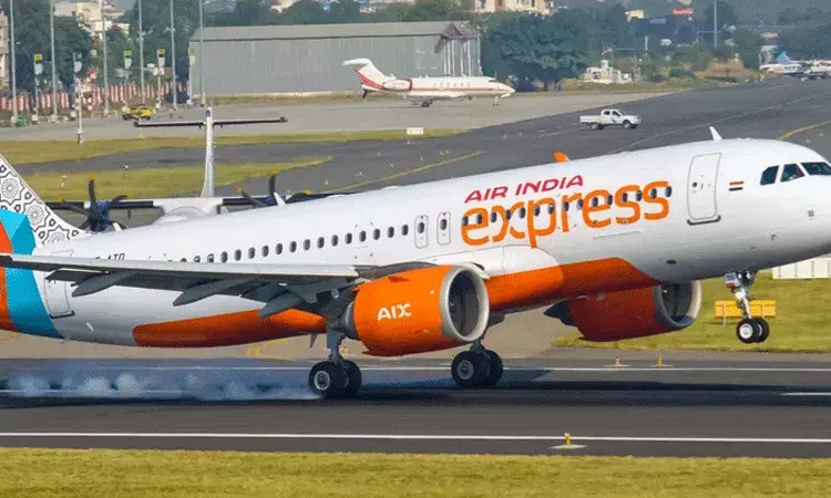 ఎయిర్ ఇండియా విమానం అత్యవసర ల్యాండింగ్.. తప్పిన పెను ప్రమాదం.. ఎయిర్ ఇండియా విమానం అత్యవసర ల్యాండింగ్.. తప్పిన పెను ప్రమాదం..