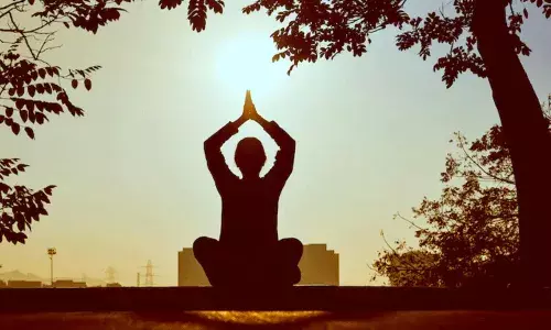 Health News: శీతాకాలంలో అధిక రక్తపోటు.. ఈ యోగాసనాలతో కంట్రోల్.. Health News: శీతాకాలంలో అధిక రక్తపోటు.. ఈ యోగాసనాలతో కంట్రోల్..