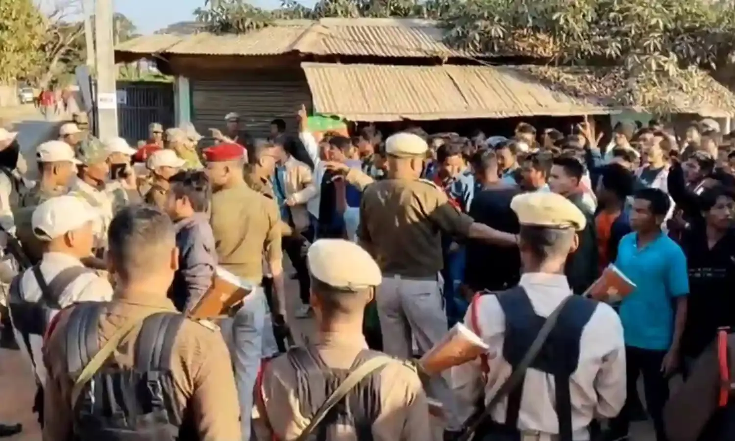 Assam Violence: అస్సాంలో నిర‌స‌న హింసాత్మ‌కం..