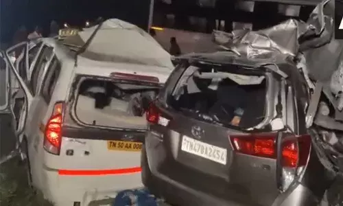 Road Accident: తమిళనాడులో ఘోర రోడ్డు ప్రమాదం..  తొమ్మిది మంది మృతి!