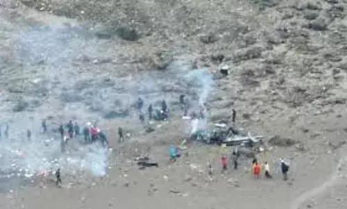 Helicopter crash: కుప్పకూలిన హెలికాప్టర్‌.. ఐదుగురు మృతి