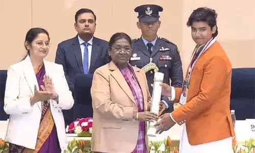 Vaibhav Suryavanshi: యువ క్రికెటర్ కు రాష్ట్రపతి చేతుల మీదుగా అత్యున్నత పురస్కారం.. Vaibhav Suryavanshi: యువ క్రికెటర్ కు రాష్ట్రపతి చేతుల మీదుగా అత్యున్నత పురస్కారం..