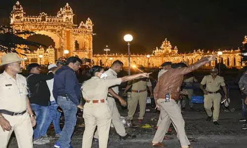 Mysore: మైసూర్ ప్యాలెస్ సమీపంలో పేలిన గ్యాస్ సిలిండర్.. బెలూన్ విక్రేత మృతి