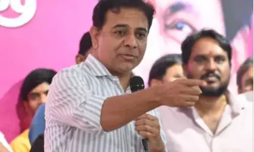 KTR: రేవంత్ తీరు చూస్తే చెప్పుతో కొట్టాలనిపిస్తుంది