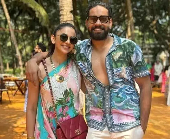 HYD: డ్రగ్స్ కేసులో హీరోయిన్ సోదరుడు..