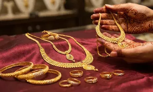 Gold Price : తులం బంగారం రూ.1.42లక్షలు..షాక్‌లో సామాన్యుడు..కానీ పెళ్లిళ్ల కోసం జనం కనిపెట్టిన కొత్త ఐడియా ఇదే.