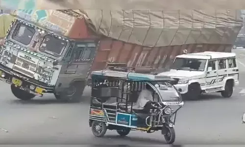 Uttar Pradesh: బొలెరోను ఢీకొట్టిన ట్రక్కు బోల్తా.. ఎస్‌యూవీ డ్రైవర్ మృతి