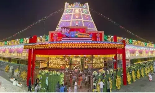 TEMPLES: వైకుంఠ ఏకాదశి సందర్భంగా కిటకిటలాడుతున్న ఆలయాలు