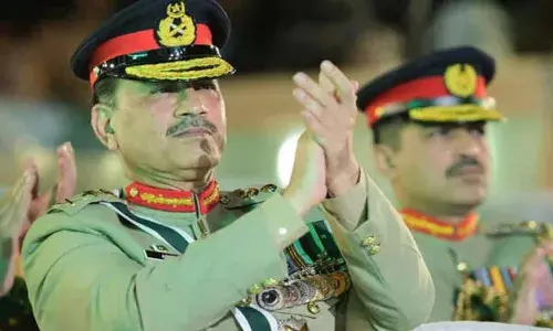 Asim Munir: సోదరుడి కుమారుడికి కుమార్తెను ఇచ్చి పెళ్లి చేసిన పాక్ ఆర్మీ చీఫ్ ! Asim Munir: సోదరుడి కుమారుడికి కుమార్తెను ఇచ్చి పెళ్లి చేసిన పాక్ ఆర్మీ చీఫ్ !