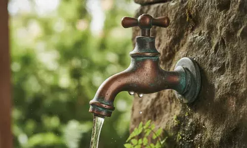 Indore: మున్సిపల్ పైప్ లైన్ నీరు కలుషితం.. ఏడుగురు మృతి, 100 మందికి పైగా ఆస్పత్రిపాలు..