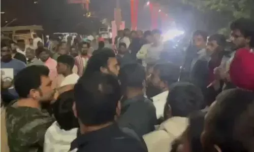 KARNATAKA: బళ్లారిలో క్షణ క్షణం.. భయం..భయం