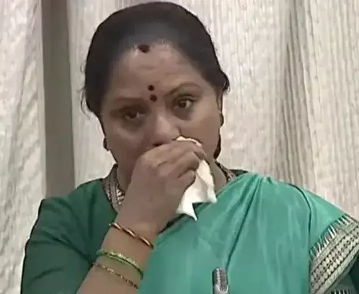 KAVITHA: కొత్త రాజకీయ వేదిక వస్తుంది: కవిత KAVITHA: కొత్త రాజకీయ వేదిక వస్తుంది: కవిత