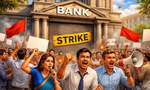 Bank Strike : బ్యాంకు కస్టమర్లకు అలర్ట్..వరుసగా 4 రోజులు సెలవులు..సమ్మెకు సై అంటున్న ఉద్యోగులు.