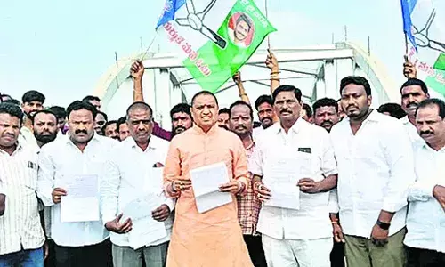 మొన్న భోగాపురం.. నేడు ఆర్వోబీ.. క్రెడిట్ కొట్టేసేందుకు వైసీపీ కుట్ర మొన్న భోగాపురం.. నేడు ఆర్వోబీ.. క్రెడిట్ కొట్టేసేందుకు వైసీపీ కుట్ర