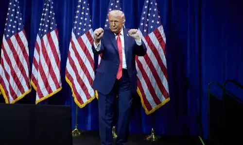 Venezuela Oil: వెనెజువెలా చమురుపై ట్రంప్‌ కన్ను..  స్వాధీనం చేసుకుంటామని వెల్లడి