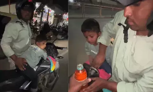 Bangalore: స్విగ్గీ డెలివరీ ఏజెంట్ ఉదారత.. బండికి పెట్రోల్ అందించి..