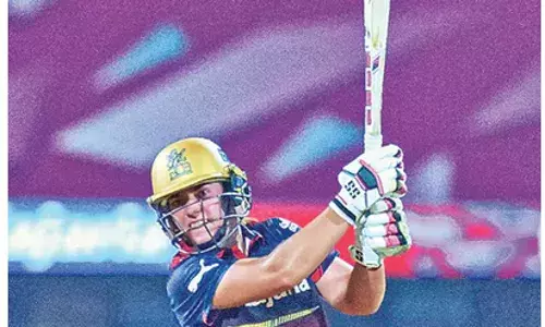 WPL: మహిళల ప్రీమియర్‌ లీగ్‌‌... తొలి మ్యాచులోనే అద్భుతం