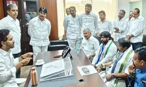 YSRCP : అసెంబ్లీకి రాకపోతే వైసీపీ ఎమ్మెల్యేలపై వేటు తప్పదా..?