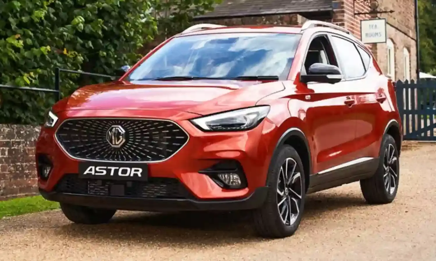 MG Astor : MG ఆస్టర్ కొనాలనుకుంటున్నారా? అయితే జేబుకు చిల్లు పడాల్సిందే.