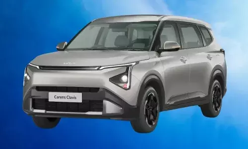 Kia Carens : కియా నుంచి అదిరిపోయే కారు..రూ.12.54 లక్షలకే సన్‌రూఫ్ ఉన్న 7-సీటర్.