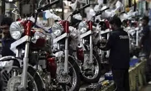 Bike Exports : ఆఫ్రికా నుంచి ఆసియా దాకా....మేడ్ ఇన్ ఇండియా బైకుల కోసం క్యూ కడుతున్న విదేశీయులు.