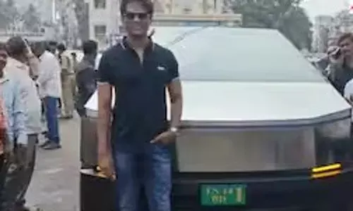 SANKRANTHI: అమలాపురం రోడ్లపై టెస్లా సైబర్ ట్రక్ సందడి