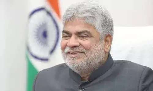 Telangana : ఫిరాయింపు ఎమ్మెల్యేల పదవులు పదిలమేనా..?