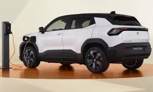 Toyota Urban Cruiser EV : టయోటా ఎలక్ట్రిక్ సునామీ.. ఒక్కసారి ఛార్జ్ చేస్తే 500 కి.మీ.. నేడే లాంచ్.