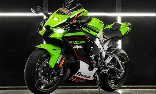 Kawasaki : రూ. 2.50 లక్షల డిస్కౌంట్‌తో సూపర్ బైక్.. షోరూమ్‌లు ఖాళీ అవ్వకముందే కొనేయండి.