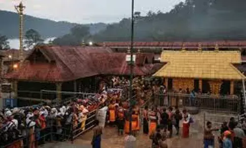 Sabarimala Temple: సంప్రదాయబద్ధంగా శబరిమల ఆలయం మూసివేత