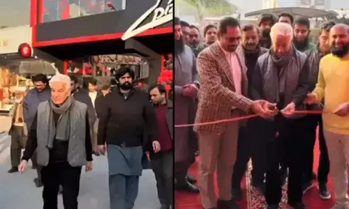 Khawaja Muhammad : నకిలీ స్టోర్‌ను ప్రారంభించిన   పాకిస్థాన్ రక్షణ మంత్రి  !