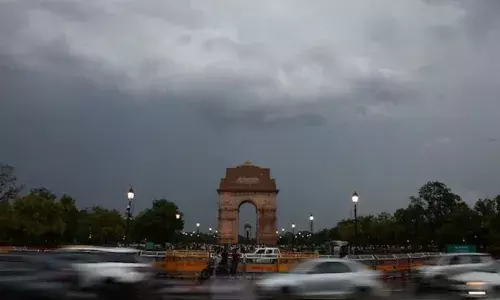Delhi Weather: ఢిల్లీని తాకిన వర్షాలు, భారీగా పడిపోయిన ఉష్ణోగ్రతలు