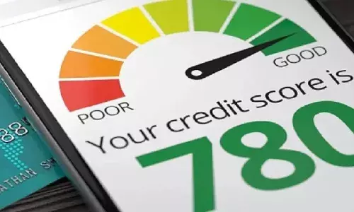 Credit Score : ఒకే జీతం.. కానీ ఒకరికి తక్కువ వడ్డీ, మరొకరికి ఎక్కువ..బ్యాంకులు ఎందుకిలా చేస్తున్నాయి?