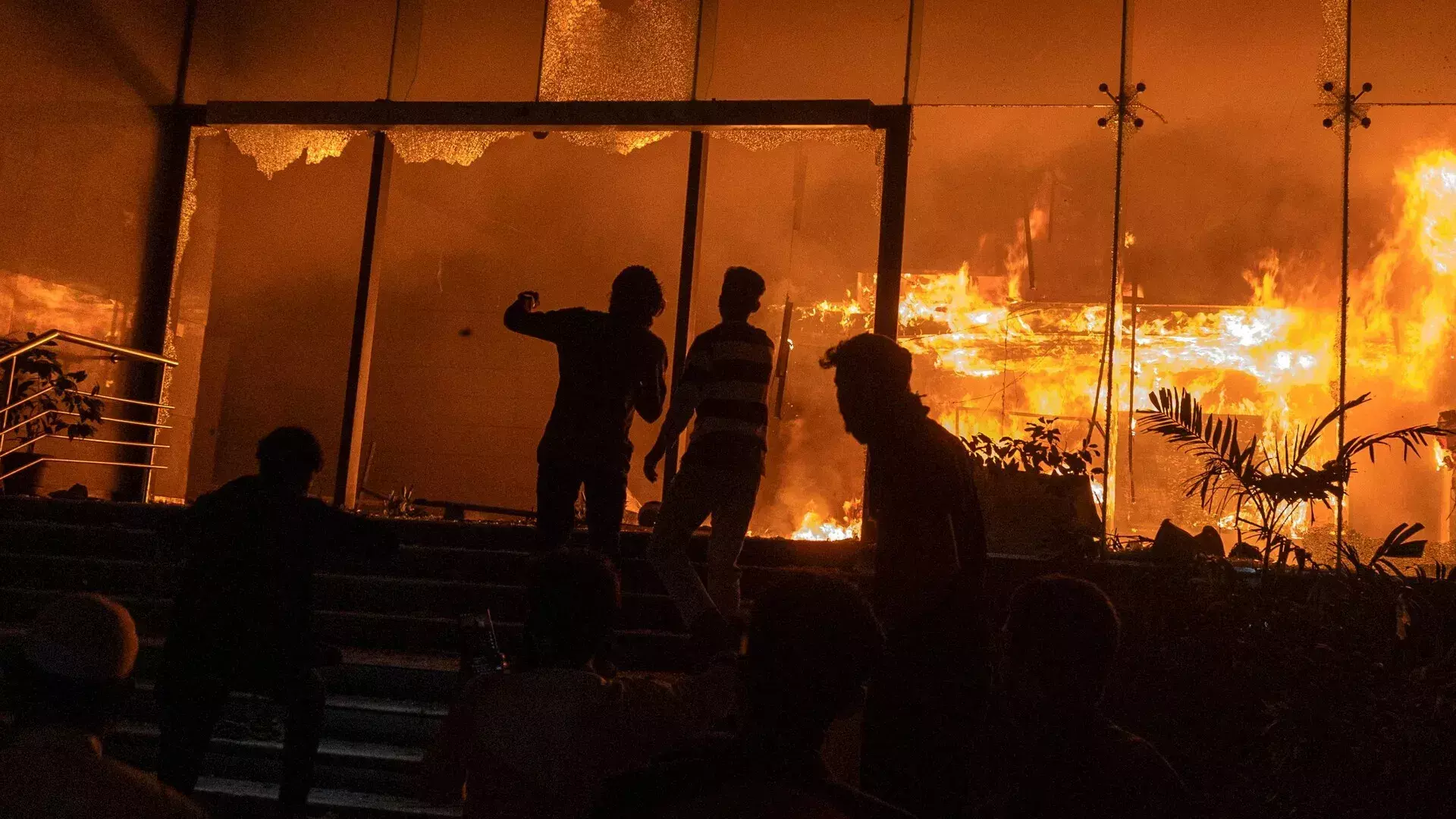 Chanchal Bhowmik:బంగ్లాదేశ్ లో  నిద్రిస్తున్న హిందూ యువకుడి సజీవ దహనం..