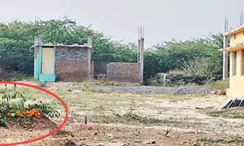 AP: బడి ప్రాంగణంలోనే శవం పూడ్చిన వైసీపీ నేత