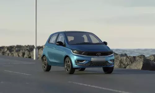 Tata Tiago iCNG: రూ.5.50 లక్షలకే టాటా టియాగో సీఎన్జీ..లీటరుకు 28 కిలోమీటర్ల మైలేజీతో సంచలనం. Tata Tiago iCNG: రూ.5.50 లక్షలకే టాటా టియాగో సీఎన్జీ..లీటరుకు 28 కిలోమీటర్ల మైలేజీతో సంచలనం.