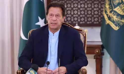 Imran Khan: పాక్‌ మాజీ ప్రధాని ఇమ్రాన్‌ఖాన్‌కు చూపు పోయే ప్రమాదం