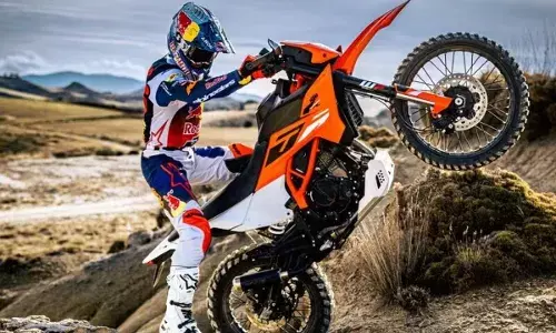 KTM 390 Adventure R : స్టాండర్డ్ మోడల్ కంటే తక్కువ ధరకే ..కేటీఎం నుంచి సరికొత్త అడ్వెంచర్ R లాంచ్. KTM 390 Adventure R : స్టాండర్డ్ మోడల్ కంటే తక్కువ ధరకే ..కేటీఎం నుంచి సరికొత్త అడ్వెంచర్ R లాంచ్.