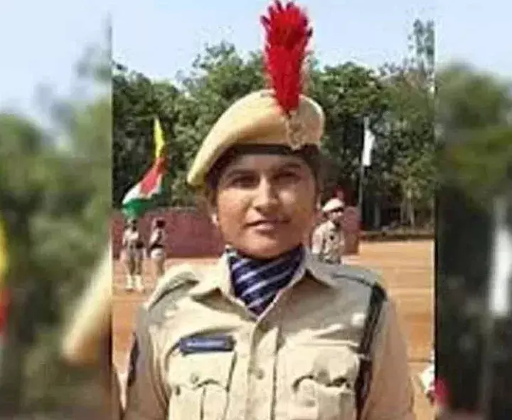 SOWMYA: కానిస్టేబుల్ సౌమ్య వీర మరణం.. సజ్జనార్ సెల్యూట్