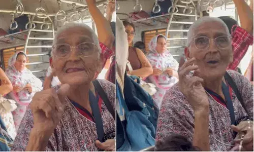 Mumbai: భలే బామ్మ.. 89 ఏళ్ల వయసులోనూ ఎవరిమీదా ఆధారపడకుండా ట్రైన్ లో బ్రేస్ లెట్లు అమ్ముతూ.. Mumbai: భలే బామ్మ.. 89 ఏళ్ల వయసులోనూ ఎవరిమీదా ఆధారపడకుండా ట్రైన్ లో బ్రేస్ లెట్లు అమ్ముతూ..