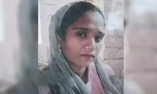 Uttar Pradesh: ప్రాణాలు తీసిన రీల్స్.. మెడకు తాడు బిగించుకుని వీడియో తీస్తూ పట్టు తప్పడంతో..