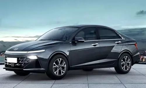 Hyundai Verna : వచ్చేస్తోంది సరికొత్త హ్యుందాయ్ వెర్నా..లుక్స్ చూస్తే మైండ్ బ్లాక్ అవ్వాల్సిందే.