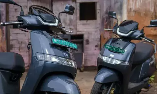 Electric Scooter : ఈవీ మార్కెట్లో టీవీఎస్ సునామీ.. ఓలా ఎలక్ట్రిక్ ఆటలు ఇక సాగవ్.