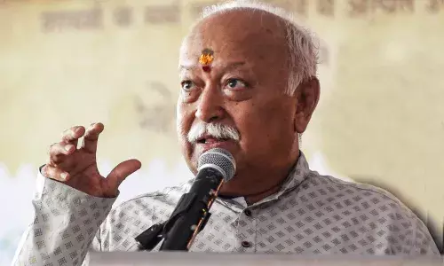 హిందూ కుటుంబాలు కనీసం ముగ్గురు పిల్లలను కనాలి: ఆర్ఎస్ఎస్ చీఫ్ మోహన్ భగవత్