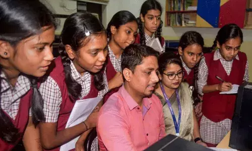 Telangana: పదవతరగతి విద్యార్థుల కోసం ప్రభుత్వం సపోర్టివ్ ప్లాన్.. పరీక్షల సమయంలోనూ పాఠాలు..